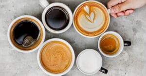 Tazas de café y cómo influyen en el sabor