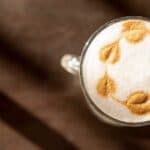 que es mejor cafe descafeinado o con cafeina cafe con leche en taza y decoracion cafes el criollo zaragoza